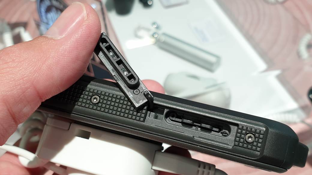 Nekad poznat kao najjači telefon ikad, ponovo je u Srbiji: HERKULES! (FOTO)