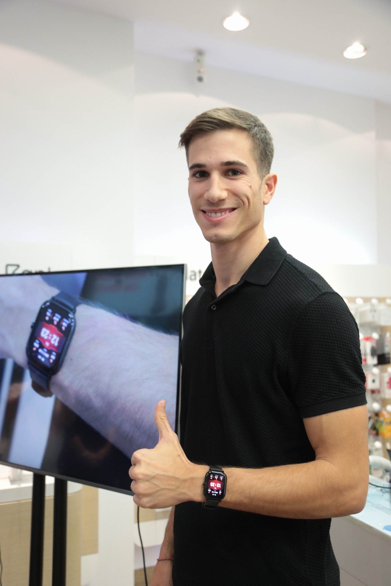 Praznična ponuda: Novi uređaji, popusti, više interneta i kupovina na rate