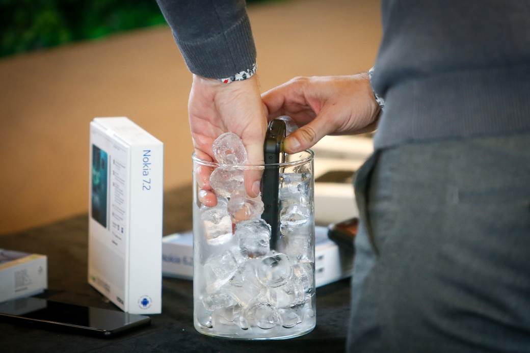 Nekad poznat kao najjači telefon ikad, ponovo je u Srbiji: HERKULES! (FOTO)