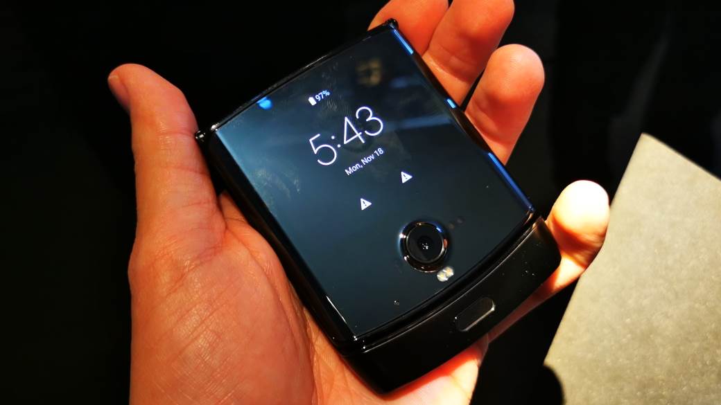 Motorola RAZR savitljivi ekran, Motorola RAZR Android 10 Quick View spoljnji ekran opis, info
