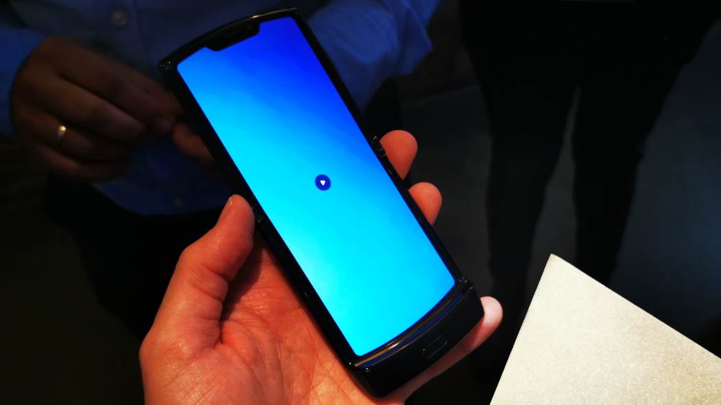 Motorola RAZR premijera London, Motorola RAZR cena u Srbiji, Kakva je Motorola RAZR, RAZR kupovina