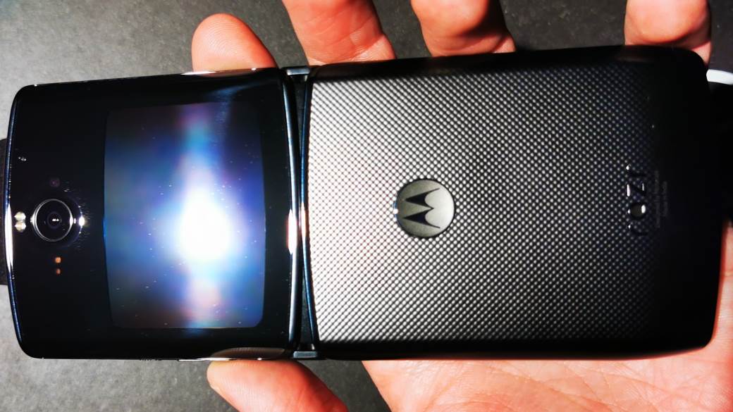 Motorola RAZR premijera London, Motorola RAZR cena u Srbiji, Kakva je Motorola RAZR, RAZR kupovina