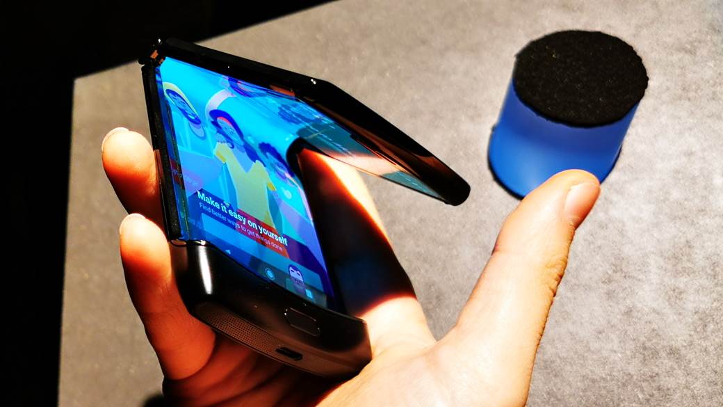 Motorola RAZR premijera London, Motorola RAZR cena u Srbiji, Kakva je Motorola RAZR, RAZR kupovina