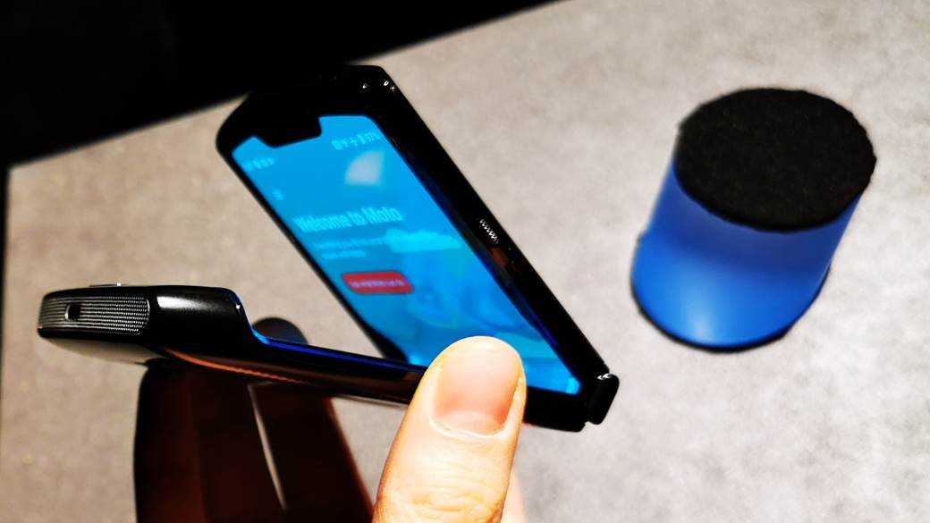 Motorola RAZR premijera London, Motorola RAZR cena u Srbiji, Kakva je Motorola RAZR, RAZR kupovina