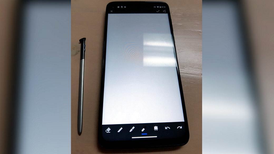 Jeftin telefon s OLOVKOM - procurelo dosta toga, kako vam se dopada? (FOTO)