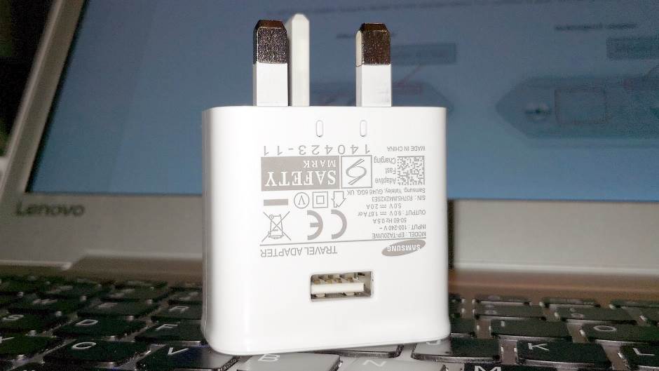 Da li treba puniti telefon noću