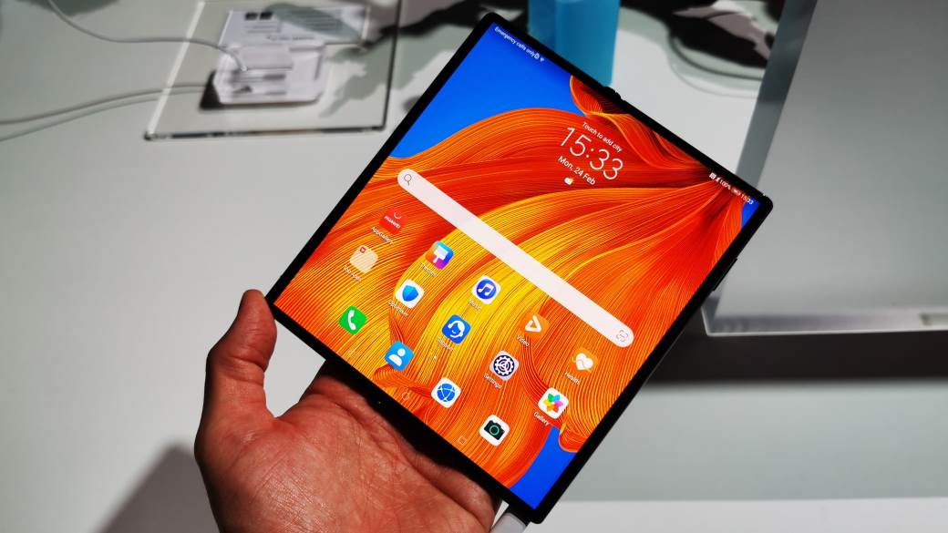 Najskuplji telefon dosad stiže u Srbiju, spremajte 2.500 evra (FOTO, VIDEO)