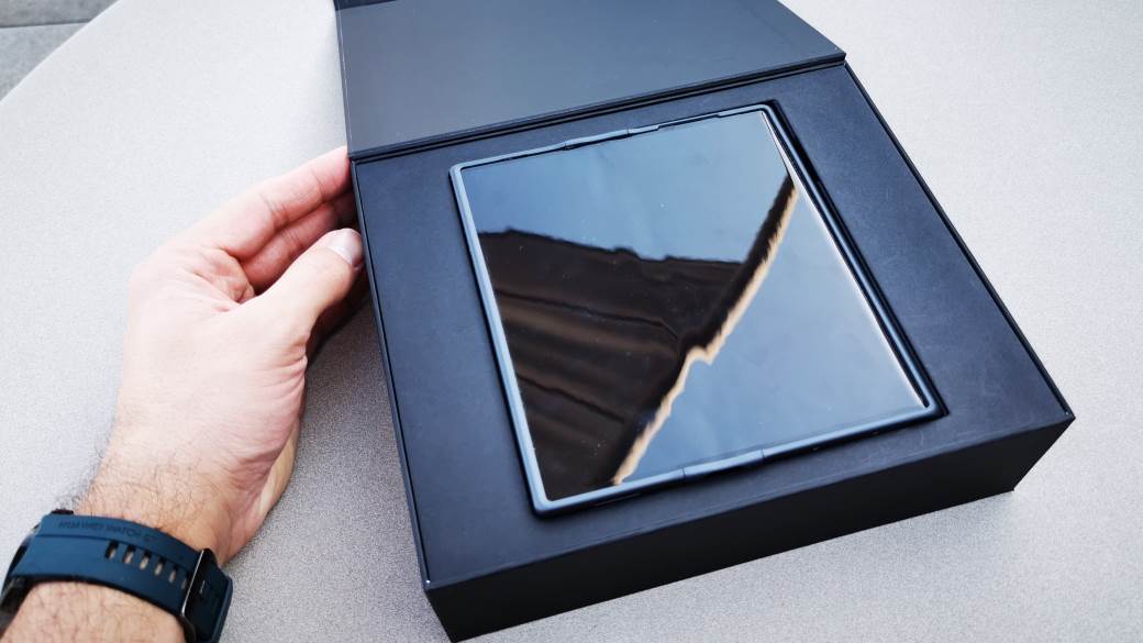 Najskuplji telefon dosad stiže u Srbiju, spremajte 2.500 evra (FOTO, VIDEO)