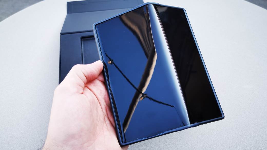 Najskuplji telefon dosad stiže u Srbiju, spremajte 2.500 evra (FOTO, VIDEO)