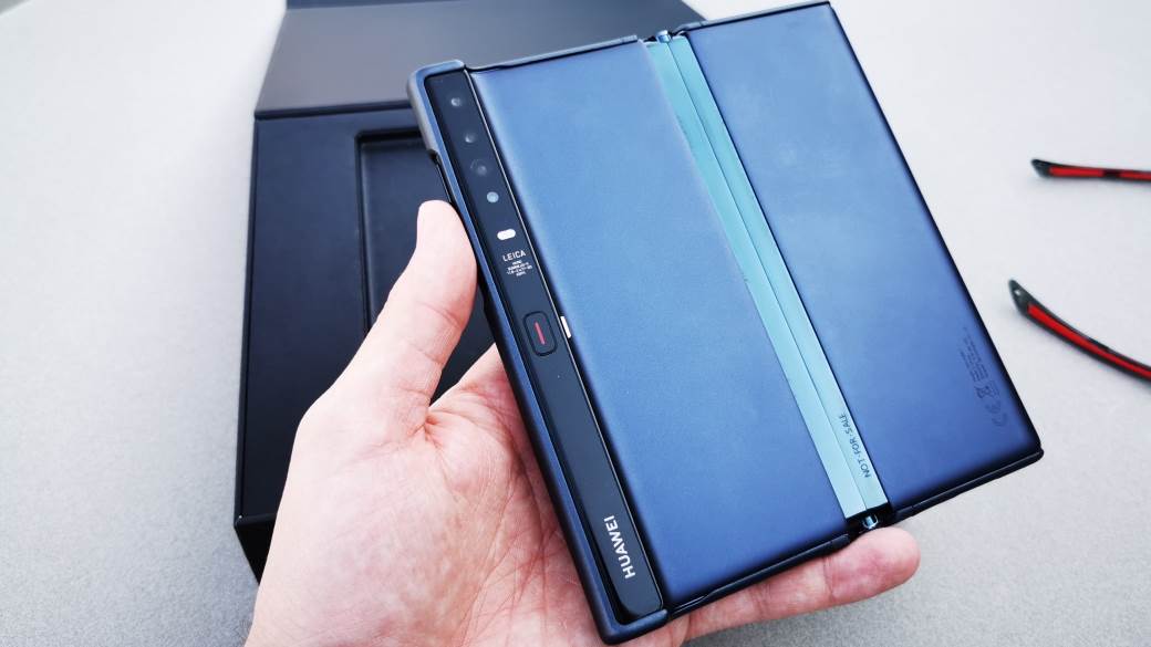 Najskuplji telefon dosad stiže u Srbiju, spremajte 2.500 evra (FOTO, VIDEO)