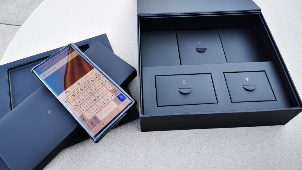 Najskuplji telefon dosad stiže u Srbiju, spremajte 2.500 evra (FOTO, VIDEO)