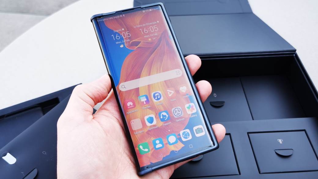 Najskuplji telefon dosad stiže u Srbiju, spremajte 2.500 evra (FOTO, VIDEO)