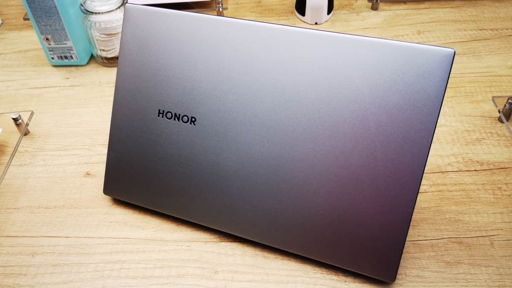 HONOR MagicBook laptop baterija puni QUAD elektricno vozilo, HONOR MagicBook laptop kakav je, utisci