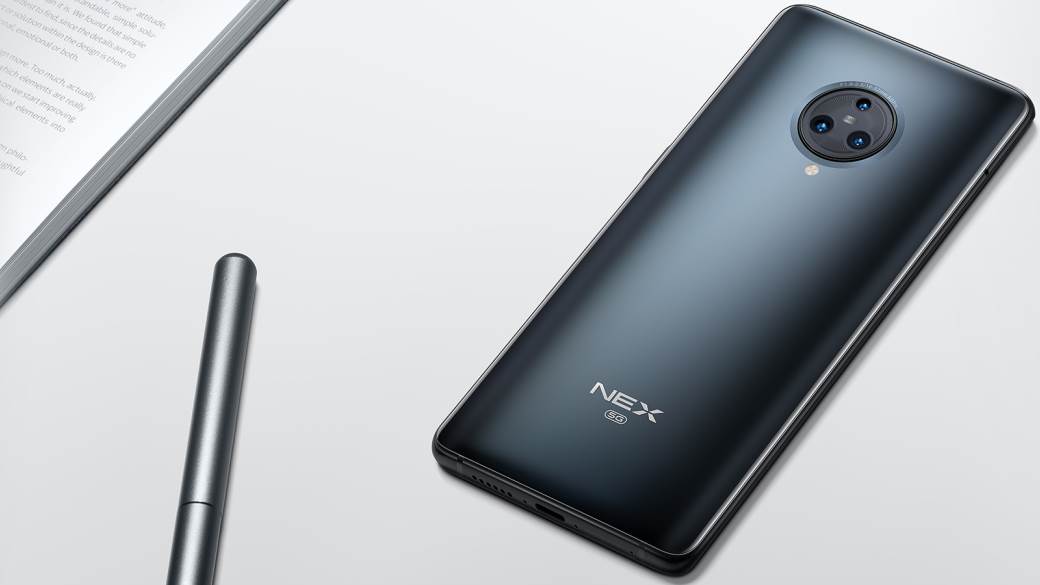 APSURDNO: Spremite se, cena telefona diže se na 1.500 evra