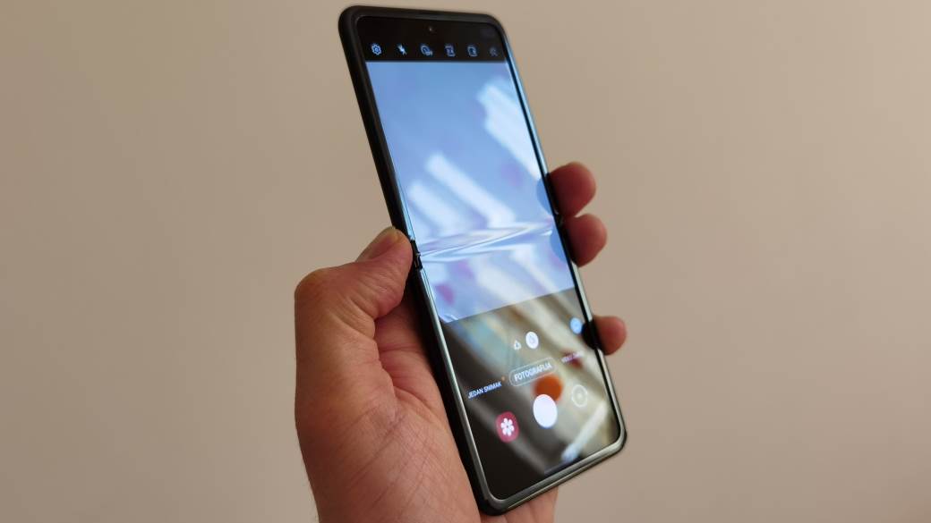 Samsung Galaxy Flip Z 5G cena 1.450 evra, opis, slike, premijera, Galaxy Z Flip 5G Srbija prodaja, i