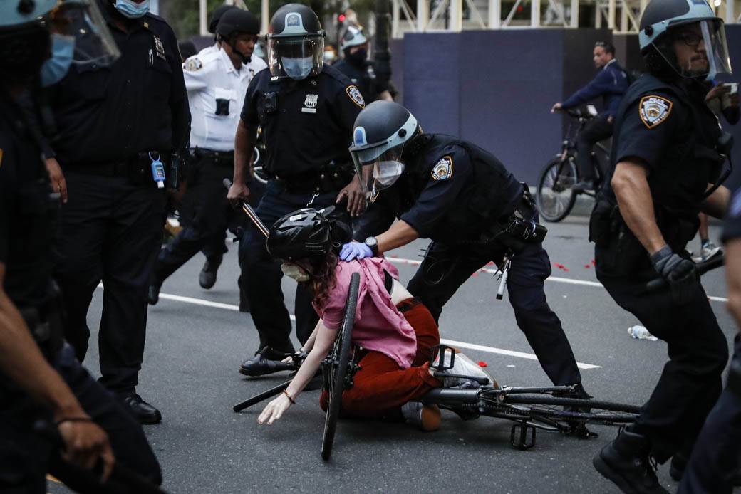 Apple prati ukradene iPhone telefone, iPhone SAD krada Apple poslao poruke lopovima, Apple lopovi