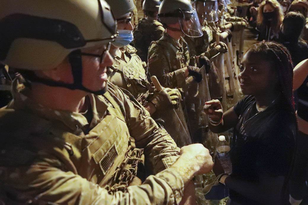 Apple prati ukradene iPhone telefone, iPhone SAD krada Apple poslao poruke lopovima, Apple lopovi