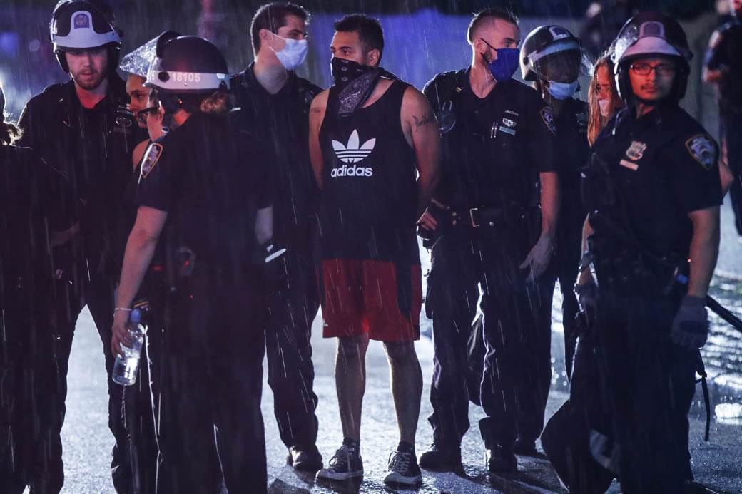 Apple prati ukradene iPhone telefone, iPhone SAD krada Apple poslao poruke lopovima, Apple lopovi