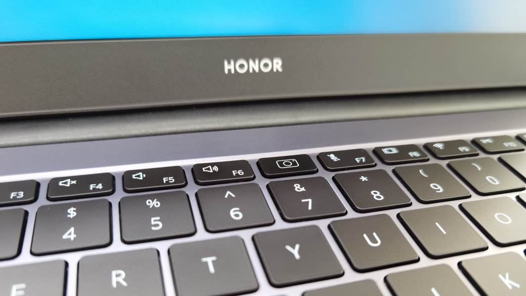 Huawei prodaje HONOR, HONOR se prodaje kupuje ga Xiaomi TCL, HONOR prodaja kompanije, Huawei HONOR