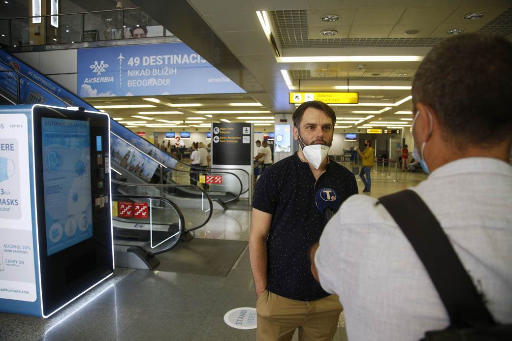 Mašina za maske Srbija koronavirus, Mašina za maske 365 ADS aerodrom Nikola Tesla