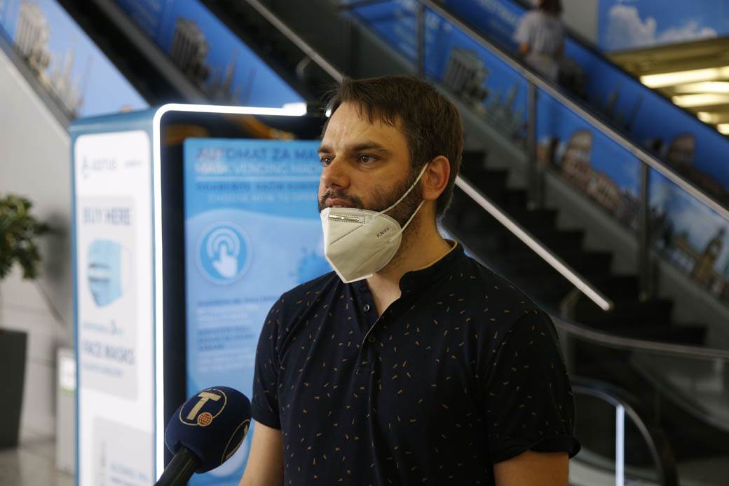 Mašina za maske Srbija koronavirus, Mašina za maske 365 ADS aerodrom Nikola Tesla