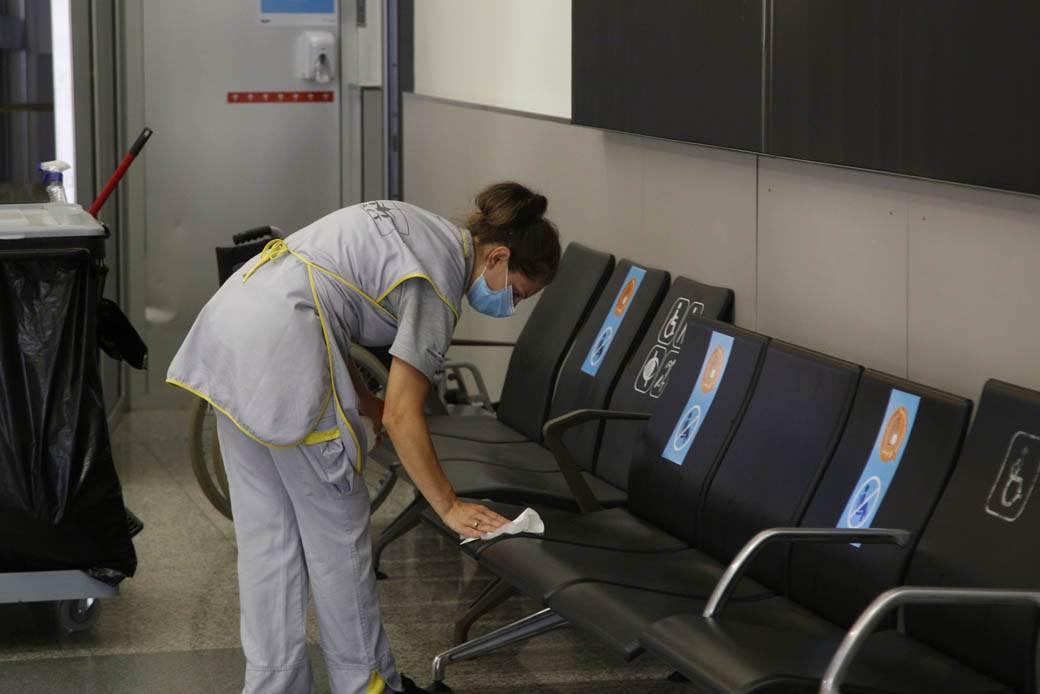 Mašina za maske Srbija koronavirus, Mašina za maske 365 ADS aerodrom Nikola Tesla