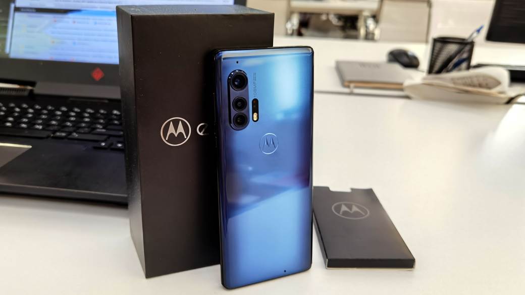 bežicno punjenje vazduhom motorola one hyper punjac qi standard kako radi zracenje punjaca