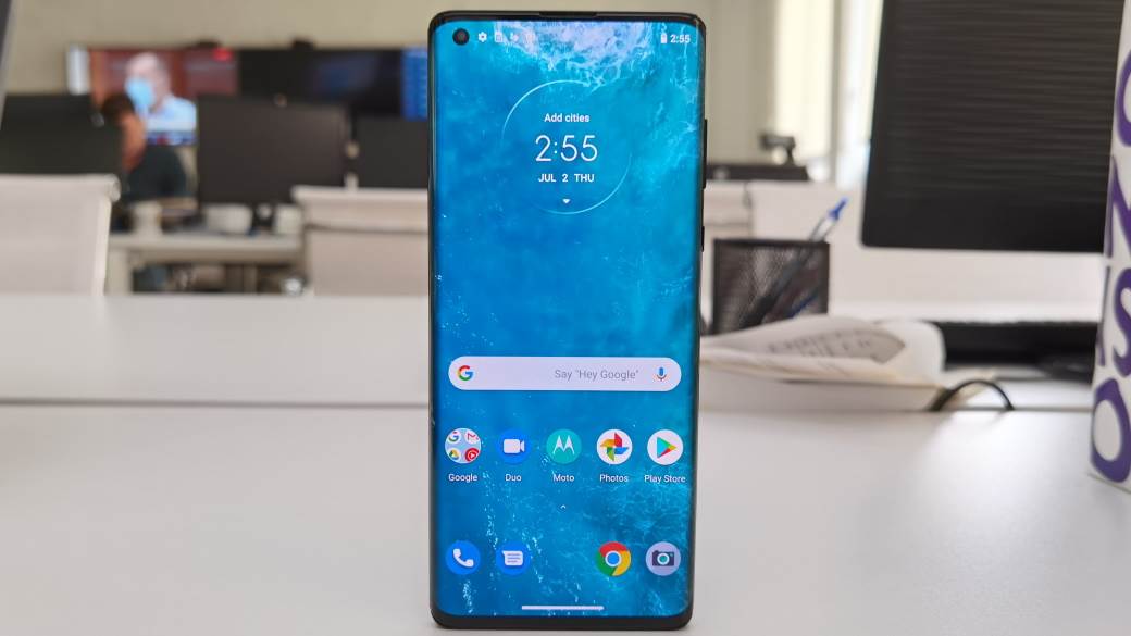 bežicno punjenje vazduhom motorola one hyper punjac qi standard kako radi zracenje punjaca