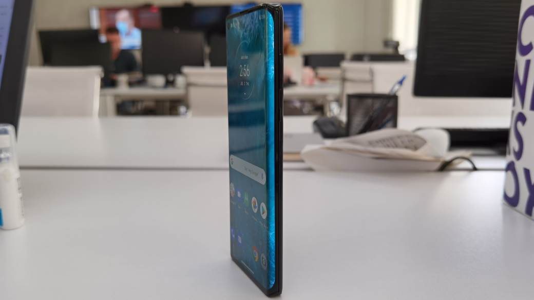 bežicno punjenje vazduhom motorola one hyper punjac qi standard kako radi zracenje punjaca