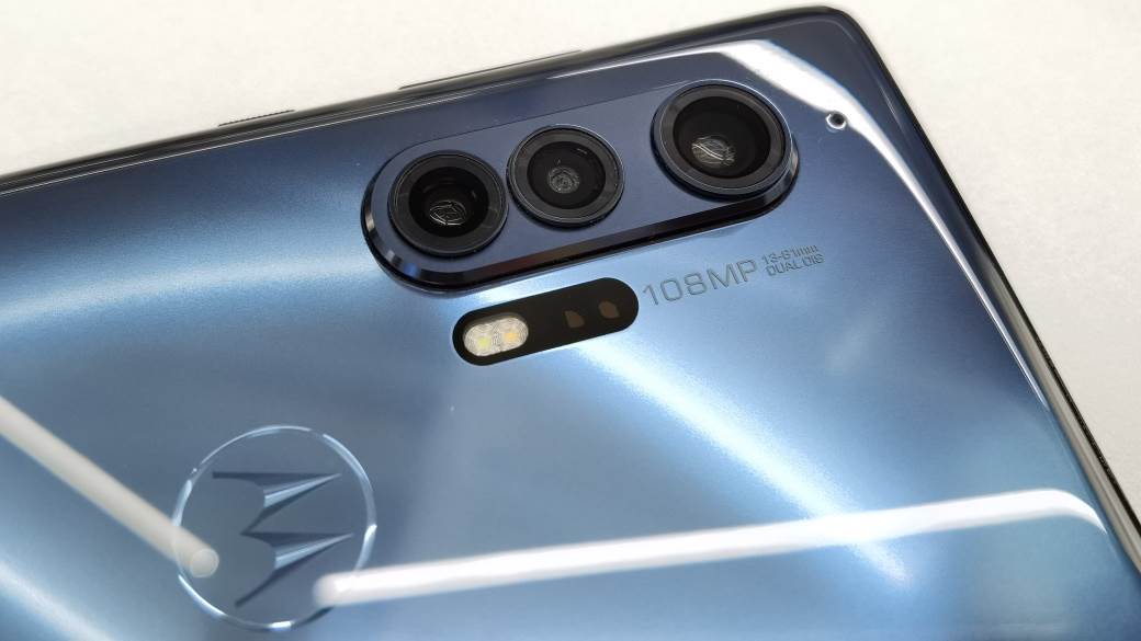 bežicno punjenje vazduhom motorola one hyper punjac qi standard kako radi zracenje punjaca