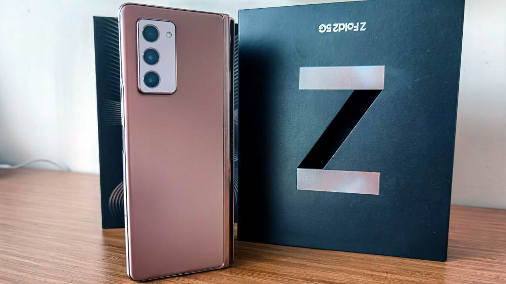 Samsung Galaxy Z Fold2 5G raspakivanje video test savitljivi telefon, Samsung Galaxy Z Fold2 2085€