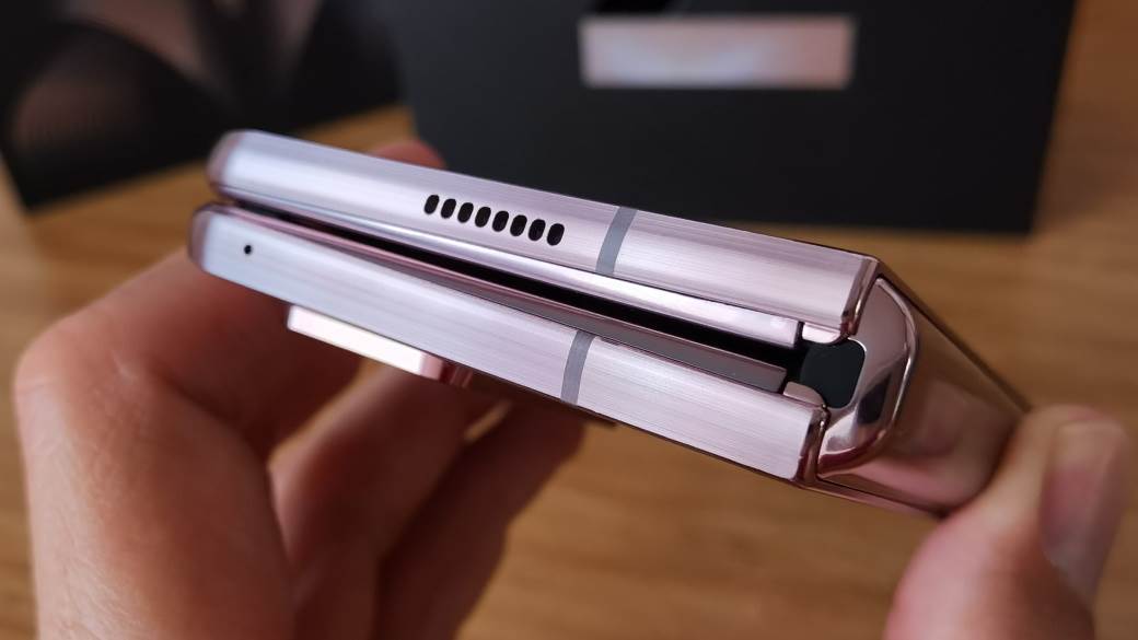 Samsung Galaxy Z Fold2 5G raspakivanje video test savitljivi telefon, Samsung Galaxy Z Fold2 2085€