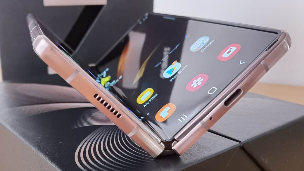 Samsung Galaxy Z Fold2 5G raspakivanje video test savitljivi telefon, Samsung Galaxy Z Fold2 2085€