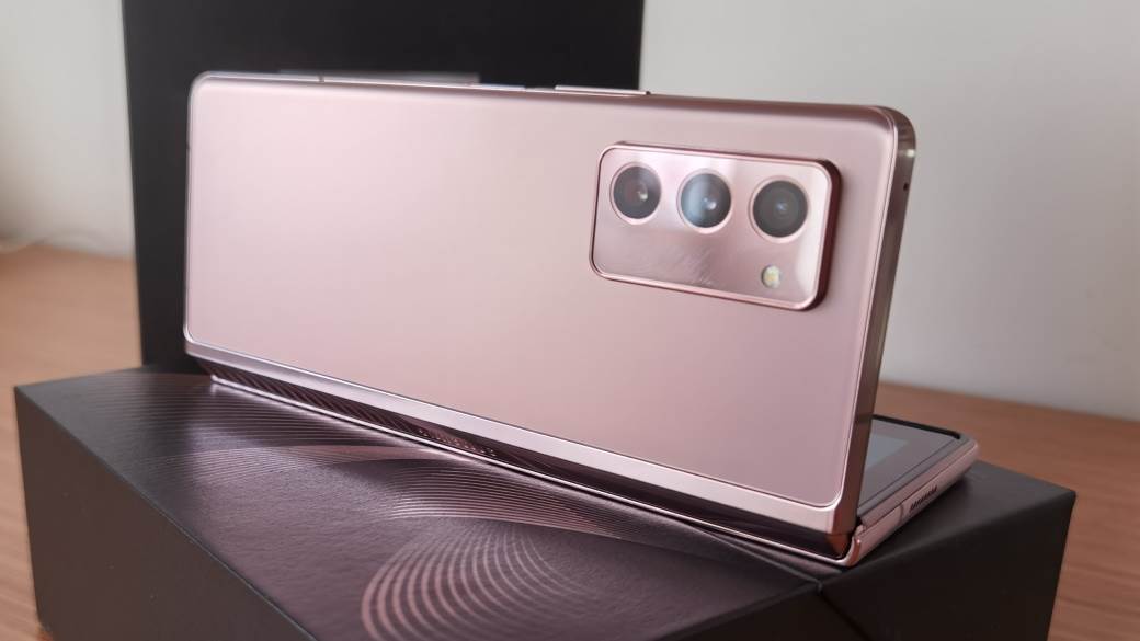 Samsung Galaxy Z Fold2 5G raspakivanje video test savitljivi telefon, Samsung Galaxy Z Fold2 2085€