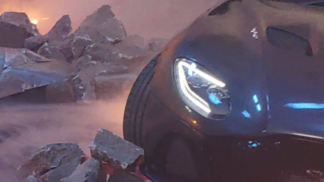 Nokia 8.3 5G Džejms Bond telefon Lašana Linc promocija, HMD Global James Bond Nokia 8.3 5G foto