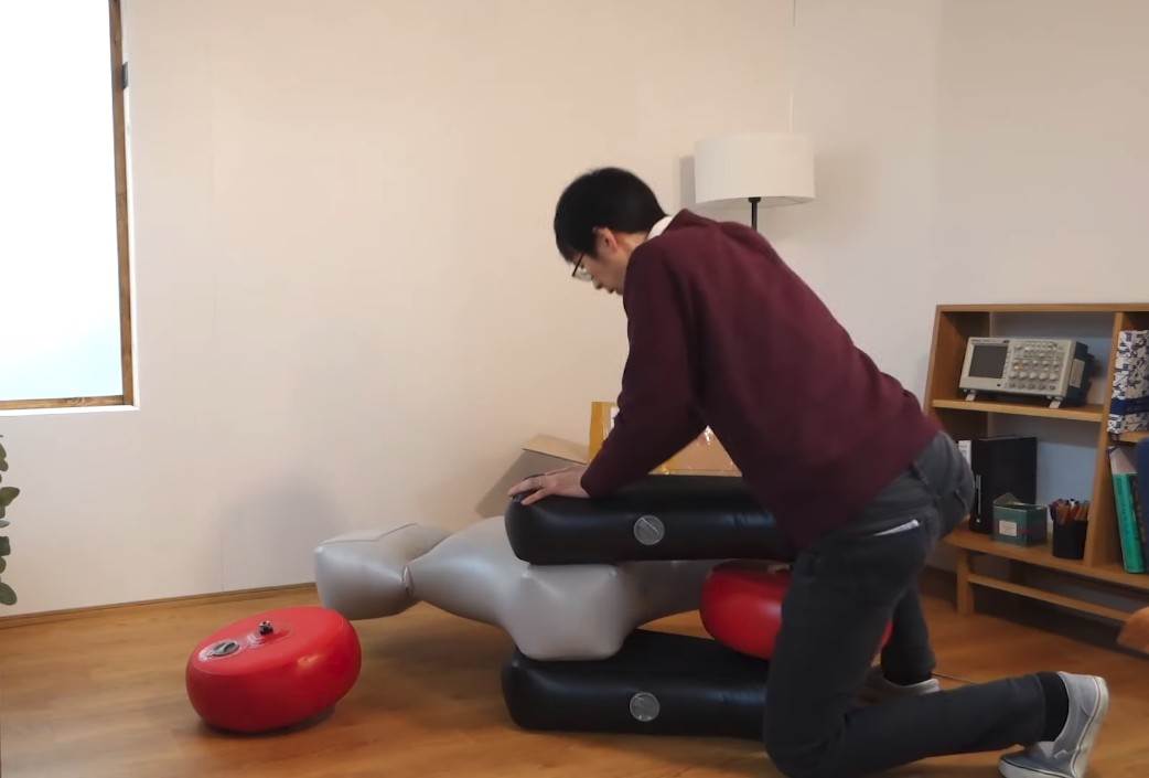 Elektricni skuter na naduvavanje lak kao pero 