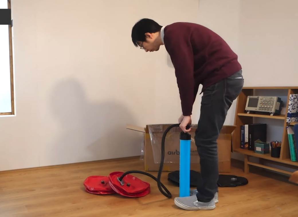 Elektricni skuter na naduvavanje lak kao pero 