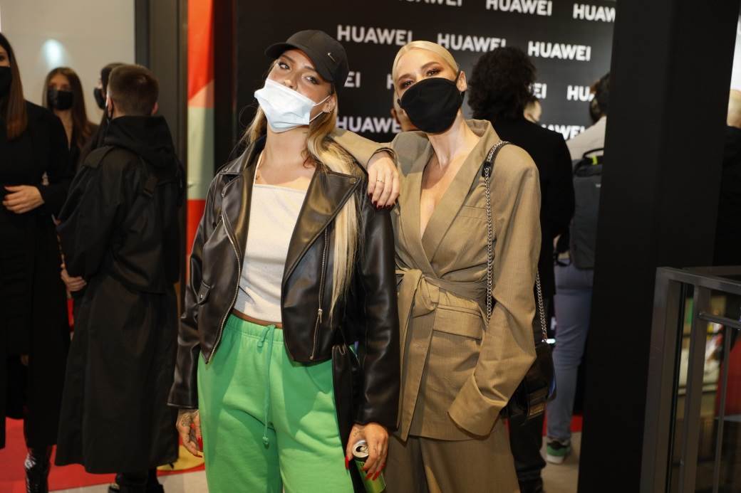 huawei experience store srbija tc galerija belgrade beograd na vodi, huawei sniženje 50%