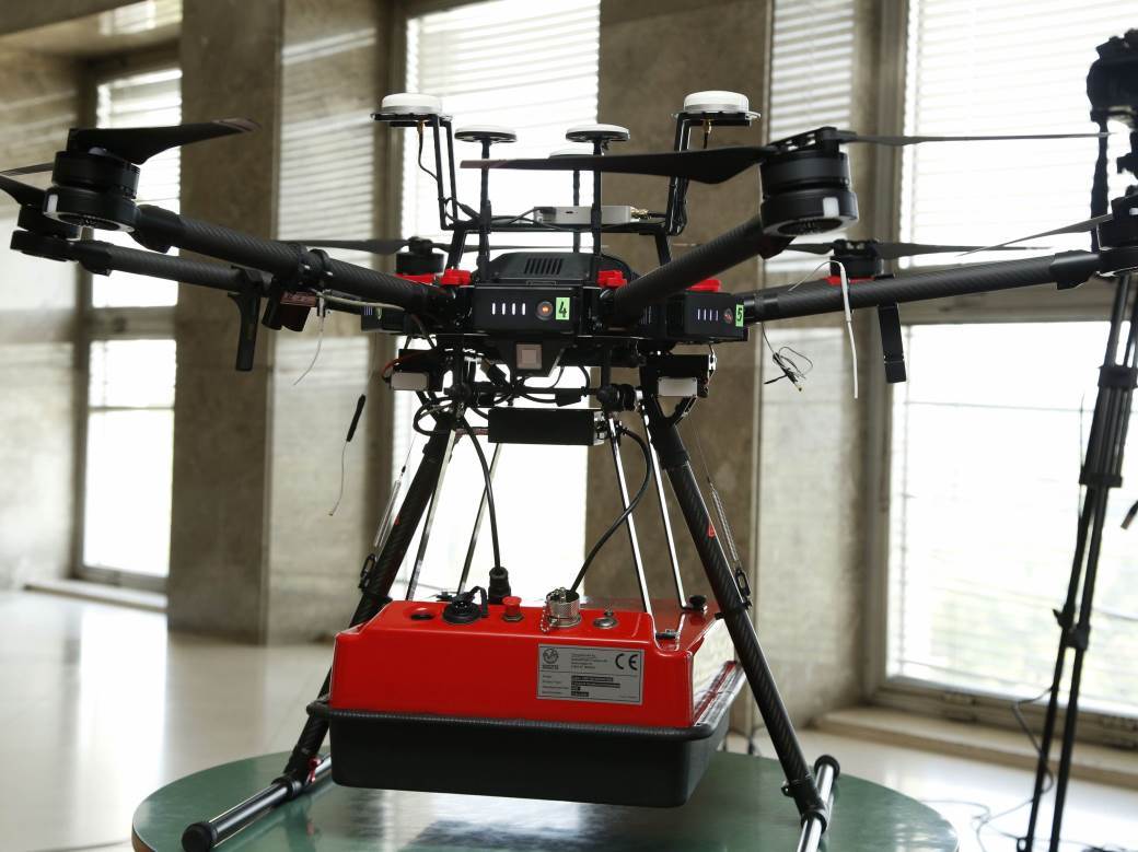 teroristicki napadi tehnologije dronovi pametni telefoni smartphone 3d štampac oružje