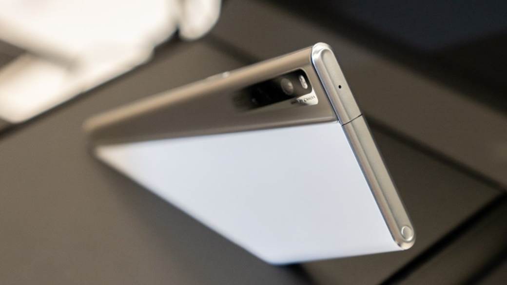 oppo x 2021 mobilni telefon ekran 