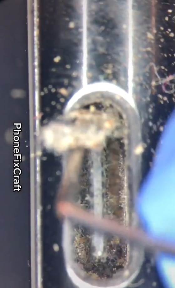 cišcenje telefona kako se pravilno cisti mobilni potapanje telefona u vodu koronavirus smartfon