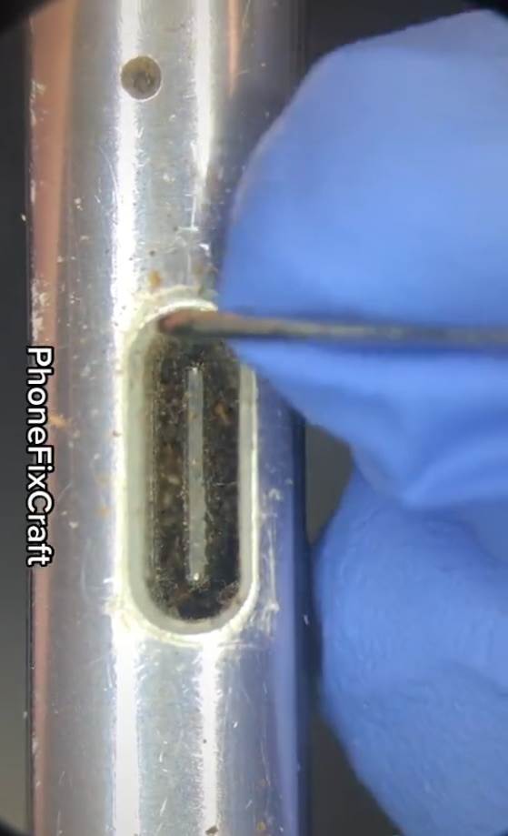 cišcenje telefona kako se pravilno cisti mobilni potapanje telefona u vodu koronavirus smartfon