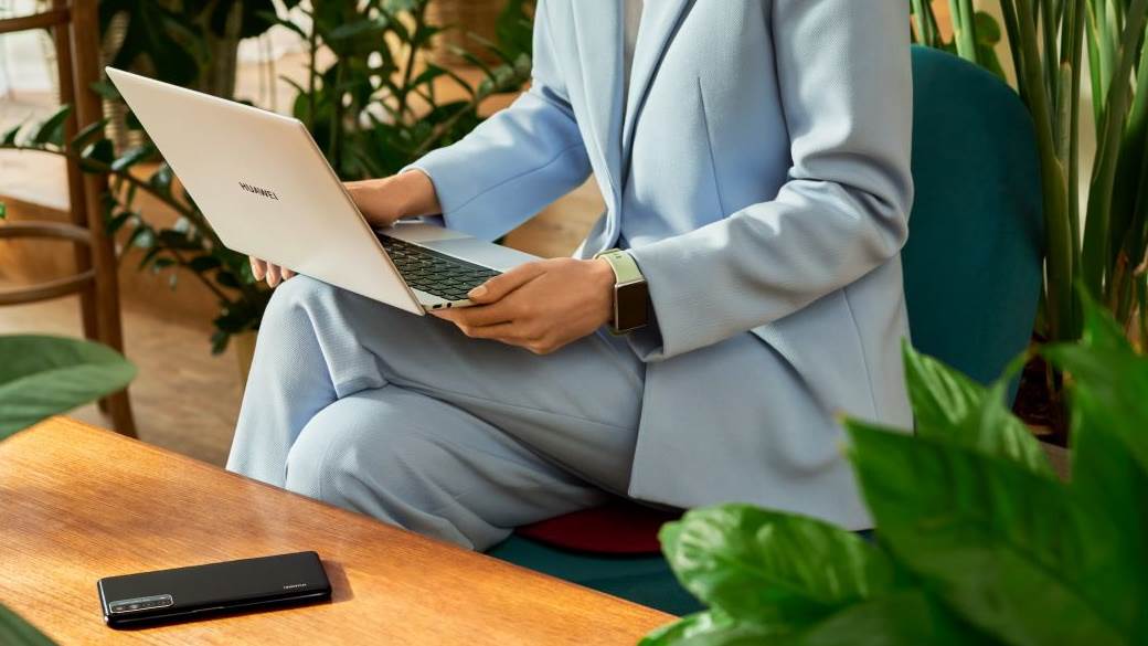 huawei p smart 2021 test opis telefona party mode zabava slušanje muzike zajedno kako radi