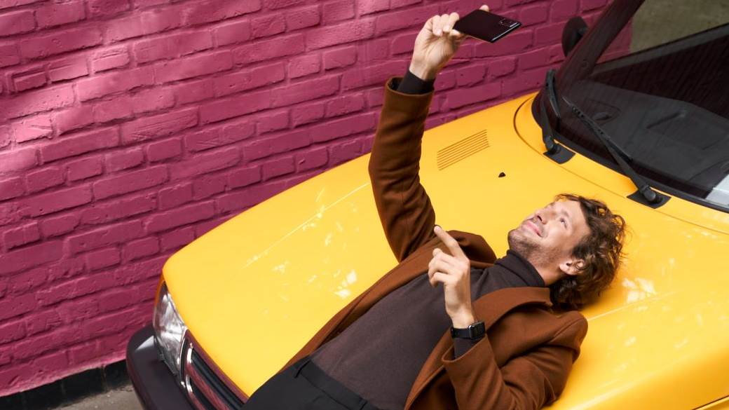 huawei p smart 2021 test opis telefona party mode zabava slušanje muzike zajedno kako radi