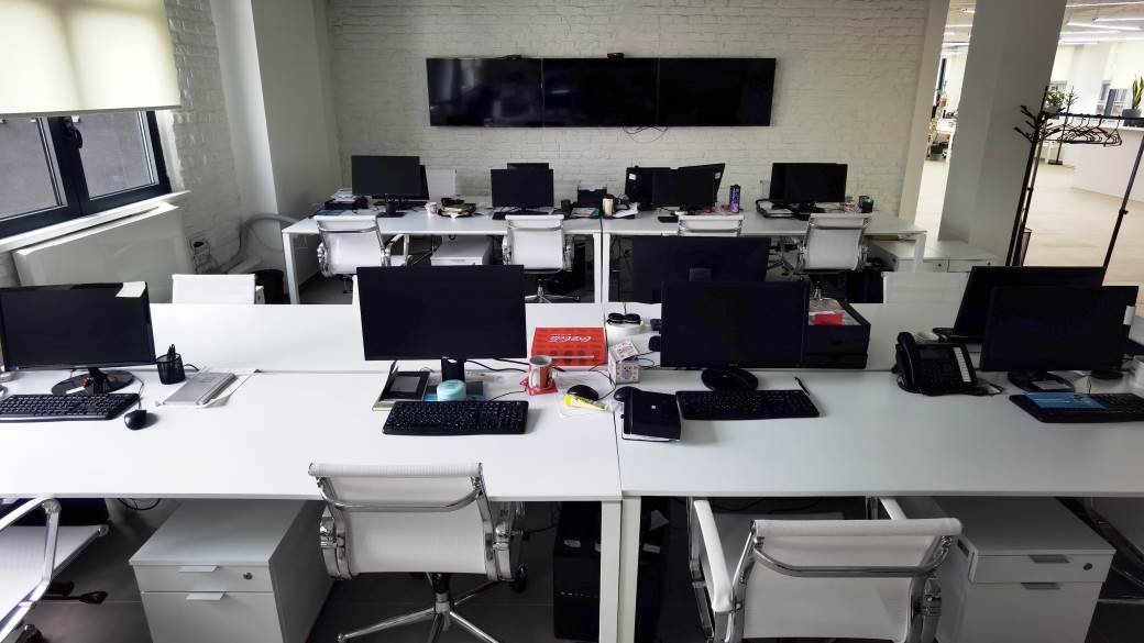 rad od kuce istraživanje kaspersky rusija onlajn sastanci goli radnici