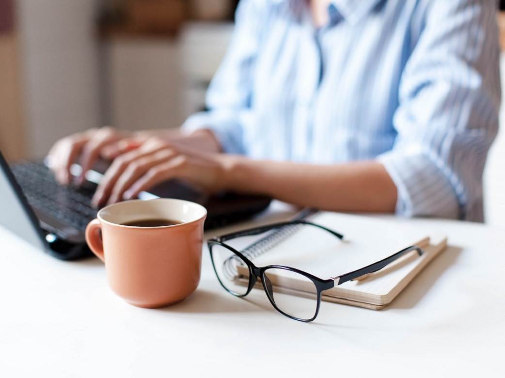 rad od kuce istraživanje kaspersky rusija onlajn sastanci goli radnici