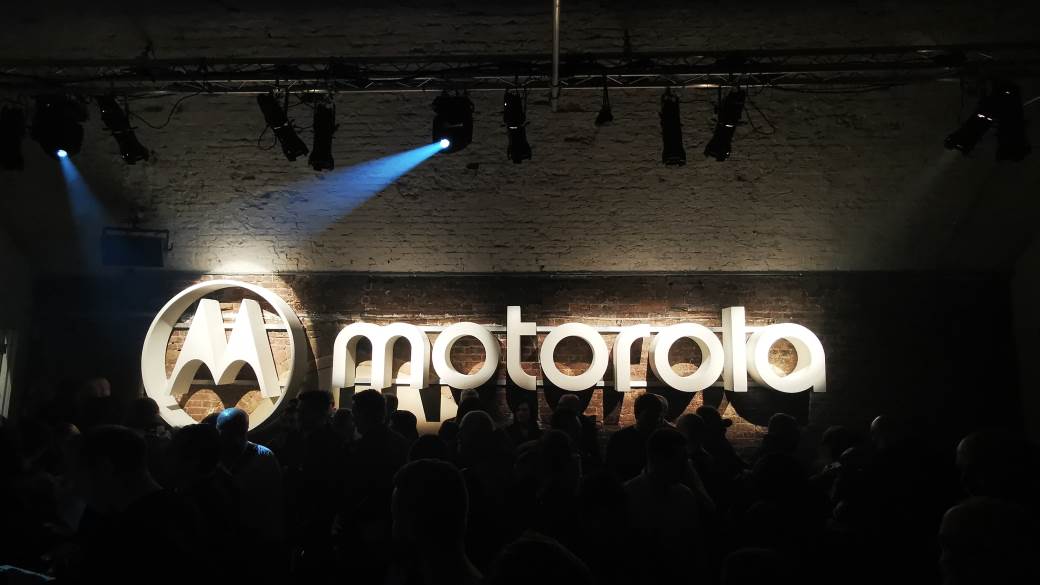 Motorola RAZR premijera London, Motorola RAZR cena u Srbiji, Kakva je Motorola RAZR, RAZR kupovina