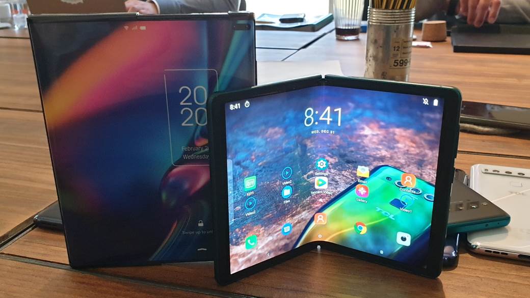 TCL Project Chicago savitljivi telefon otkazan