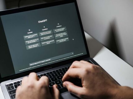 ChatGPT na laptopu