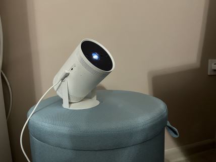 Samsung The Freestyle projektor.JPG